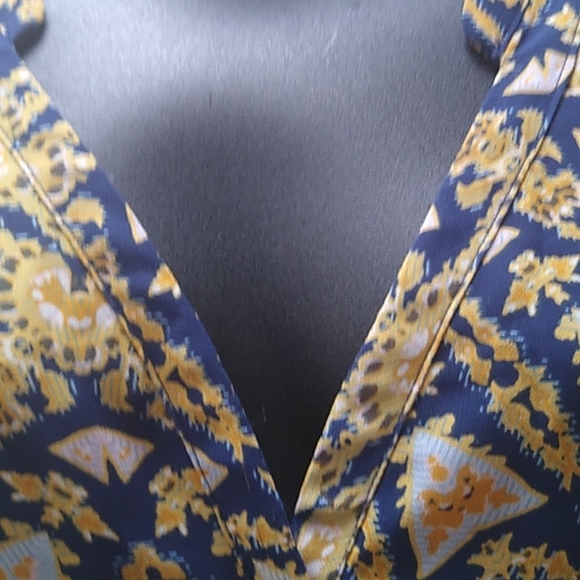 A.N.A sheer one piece geometric blouse - Picture 2 of 7